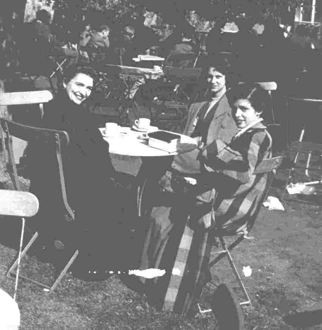 Table.jpg (36748 bytes)